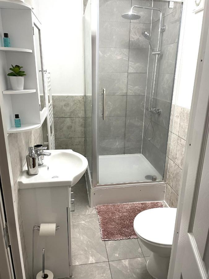 Supreme - 1 Bedroom Apart Sleeps 4 Short/Long Stay Gillingham  Zewnętrze zdjęcie