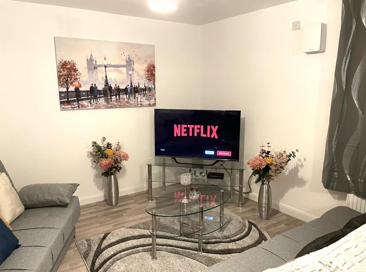 Supreme - 1 Bedroom Apart Sleeps 4 Short/Long Stay Gillingham  Zewnętrze zdjęcie
