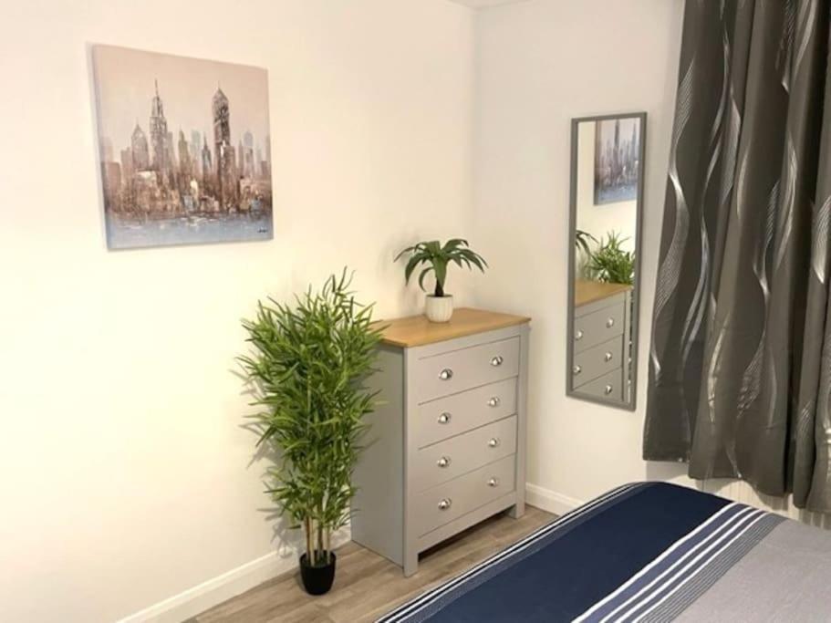 Supreme - 1 Bedroom Apart Sleeps 4 Short/Long Stay Gillingham  Zewnętrze zdjęcie